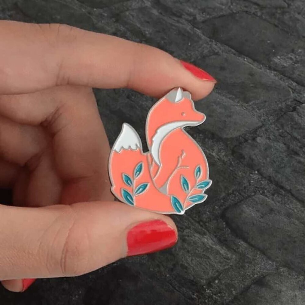 Cute Brooch Lovely Fox Design Oil Dripping/ Enamel Jewelry Suitable for Women